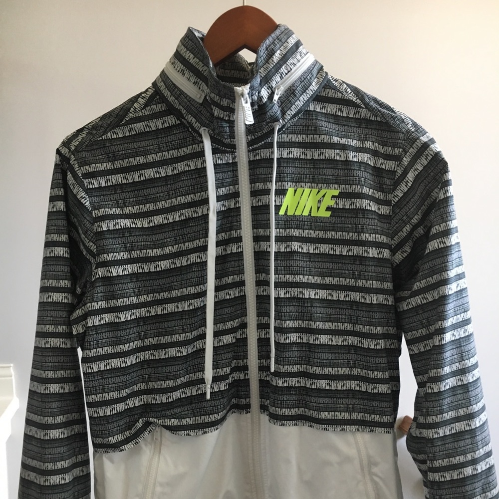 Nike Women’s Windbreaker